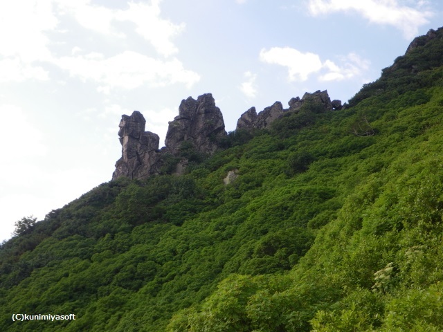 マネキ岩