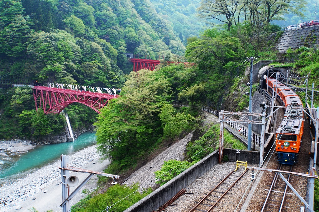 黒部峡谷鉄道