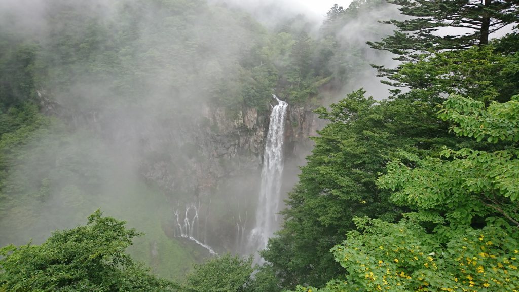 華厳の滝