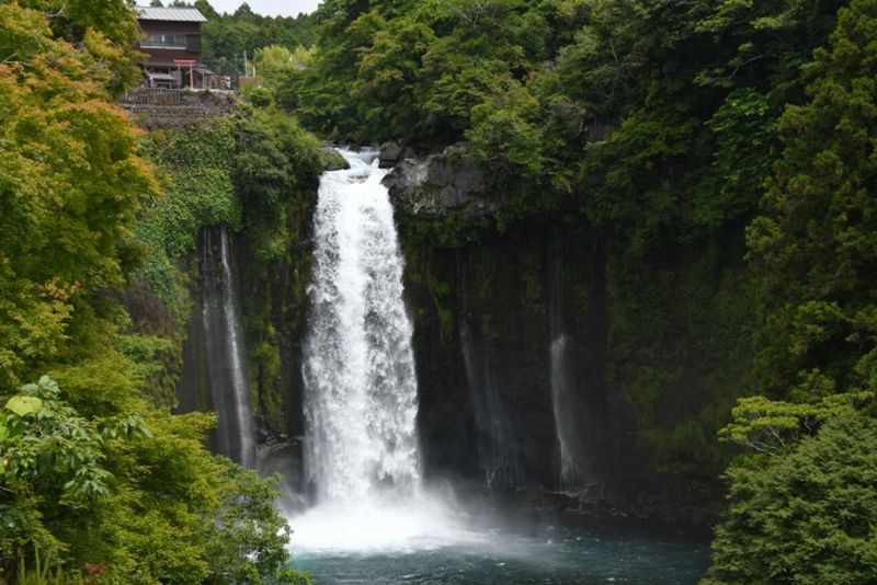 音止めの滝